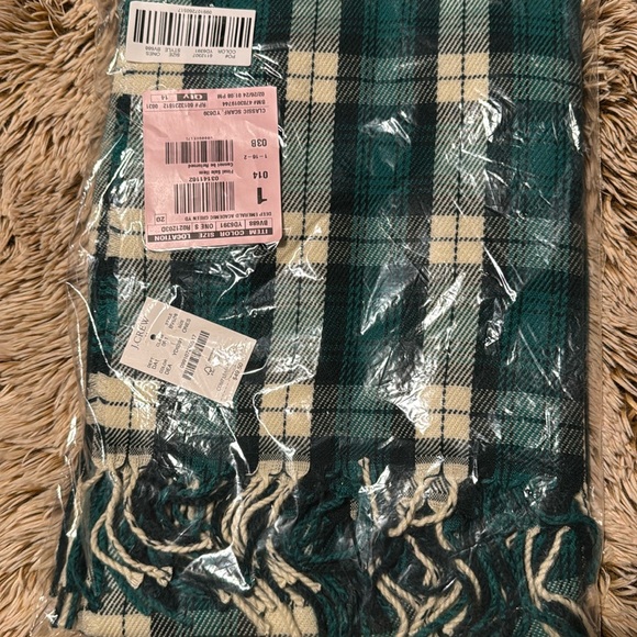 NIB J Crew Scarf Tartan Plaid Academic Green, Black, Cream - Picture 2 of 7